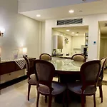 2 Bedrooms Pool View Duplex Across Park Mall