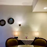 2 Bedrooms Pool View Duplex Across Park Mall