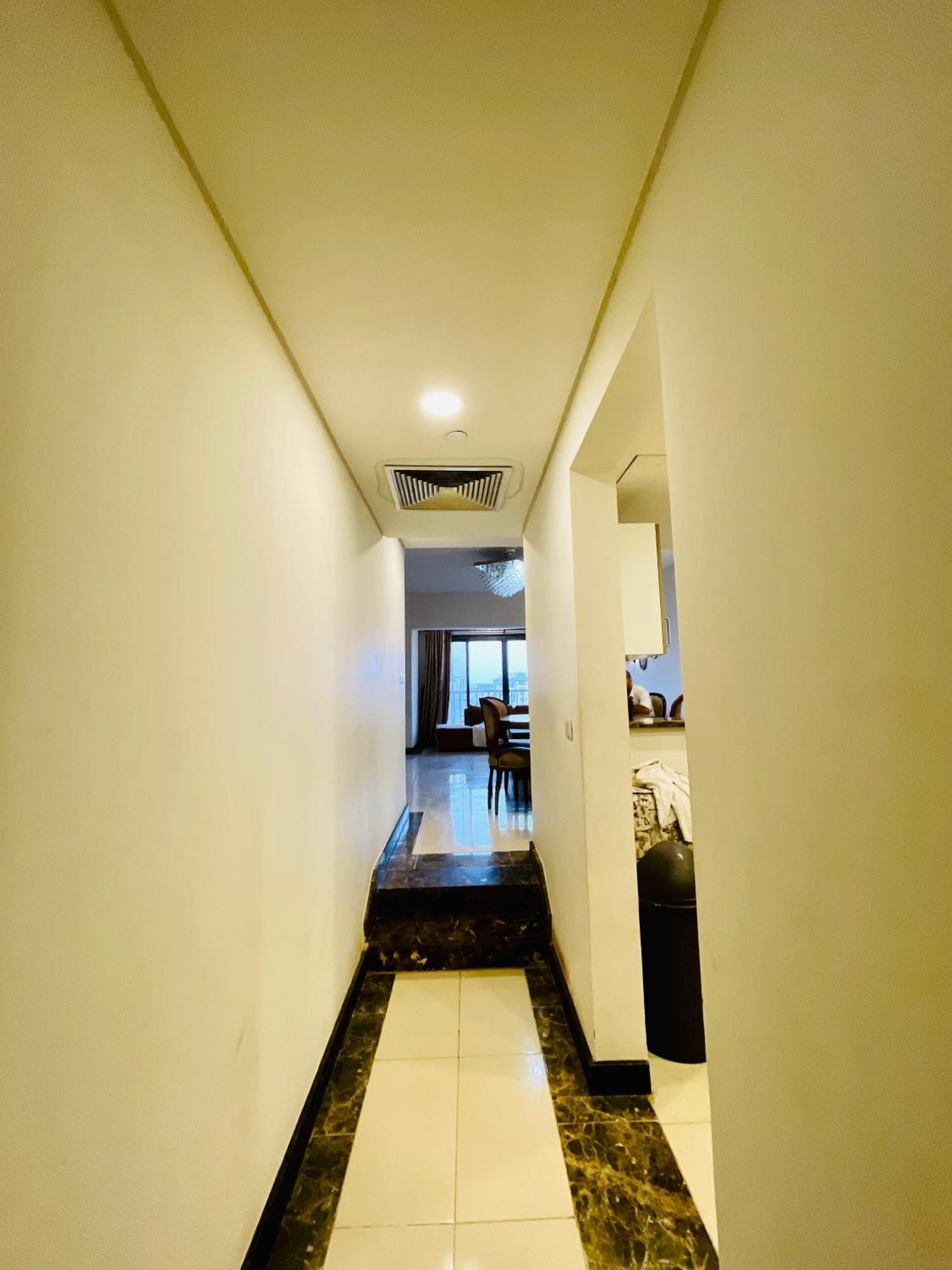 2 Bedrooms Pool View Duplex Across Park Mall *